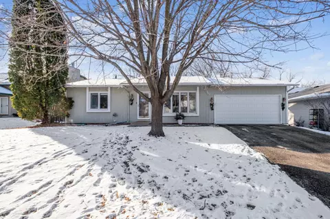 6340 Cranberry Ln, Eden Prairie, MN 55346