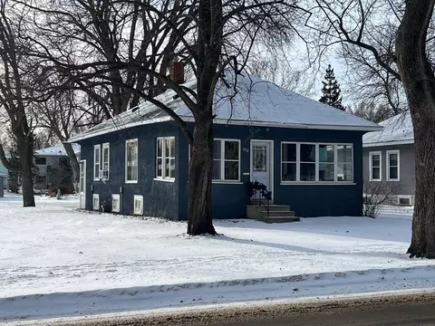 332 5th St E, Litchfield, MN 55355