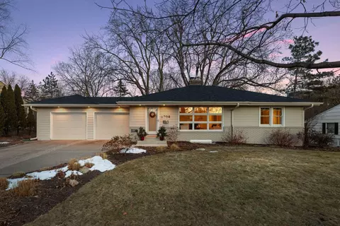 6709 Southdale Rd, Edina, MN 55435
