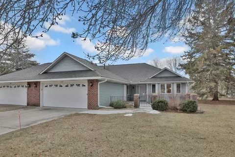 1122 Lois Ct, Shoreview, MN 55126