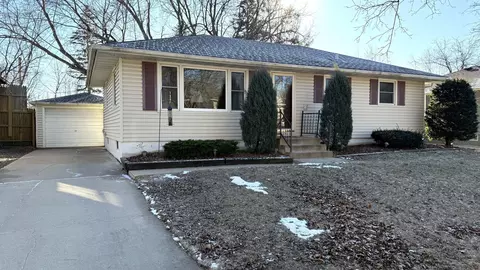 2216 18 12 St NW, Rochester, MN 55901