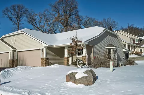 999 Keystone Ct N #18, North Hudson, WI 54016