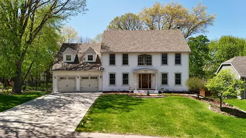 12581 Dover Dr, Apple Valley, MN 55124