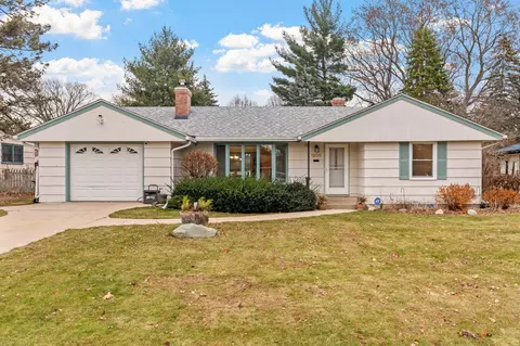 1900 Arona St, Falcon Heights, MN 55113