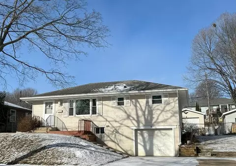 1411 Cascade St NW, Rochester, MN 55901