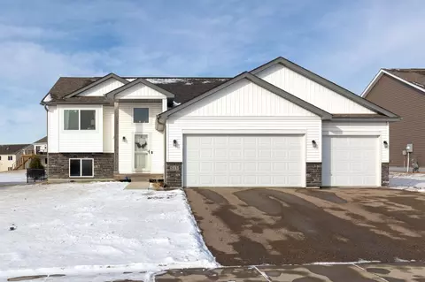 843 Hickory Curv, Watertown, MN 55388