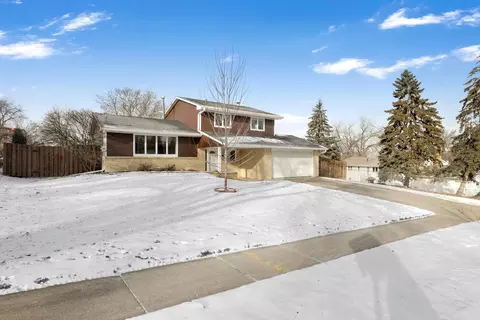 11620 River Hills Dr, Burnsville, MN 55337