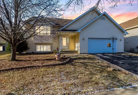 812 12th St, Farmington, MN 55024