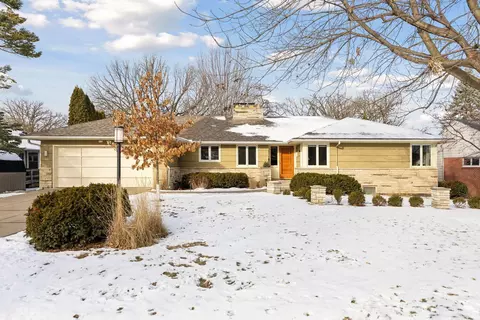4404 Philbrook Ln, Edina, MN 55424