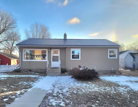 771 8th St, Dawson, MN 56232