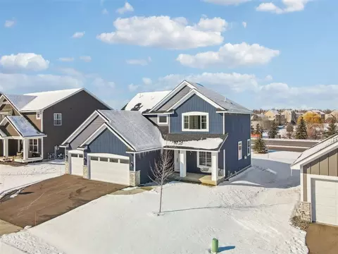 17927 Hidden Creek Ct, Lakeville, MN 55044