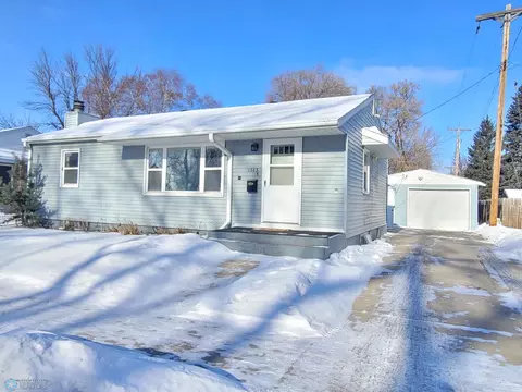 1513 13th Ave S, Fargo, ND 58103