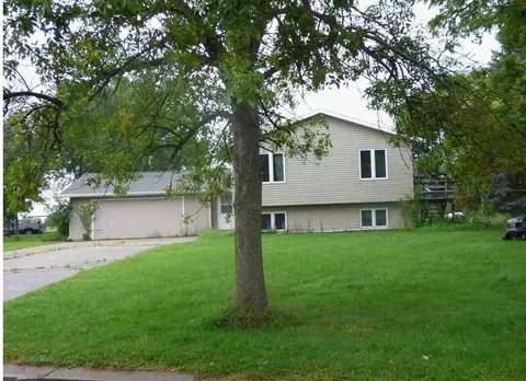 310 5th St NW, Pennock, MN 56279
