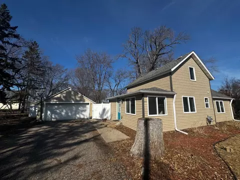 220 S Eagle St, Belle Plaine, MN 56011