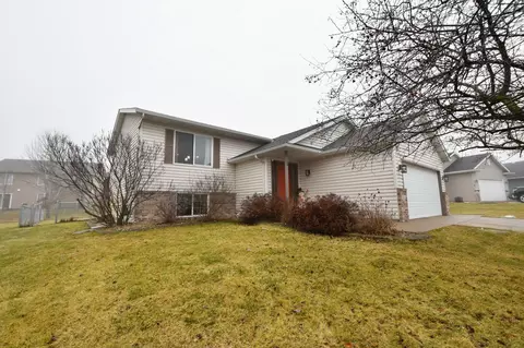 822 19th St, Zumbrota, MN 55992