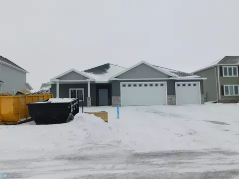 4776 41st St S, Fargo, ND 58104