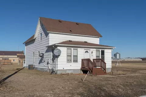 303 Hilltop St, Vernon Center, MN 56090