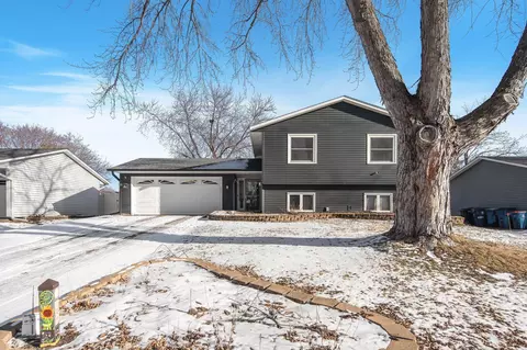 10449 Utah Rd, Bloomington, MN 55438