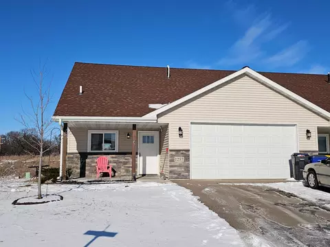1257 W 9th St, New Richmond, WI 54017