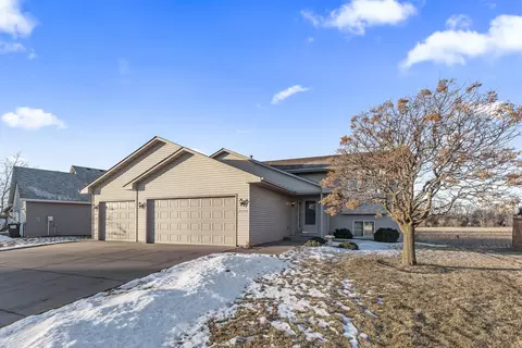 2190 Grafton Ave N, Oakdale, MN 55128
