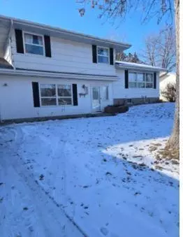 1321 Imperial Ln, New Brighton, MN 55112
