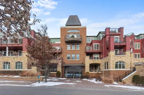650 Main St #209, Stillwater, MN 55082