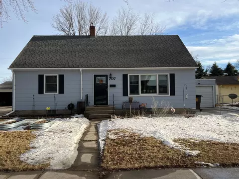 707 W 6th St, Morris, MN 56267
