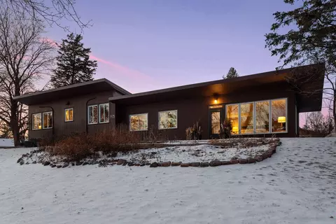 975 Woodhill Dr, Roseville, MN 55113