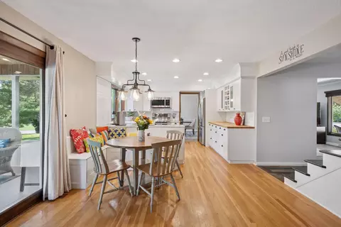 2500 Urbandale Ln N, Plymouth, MN 55447