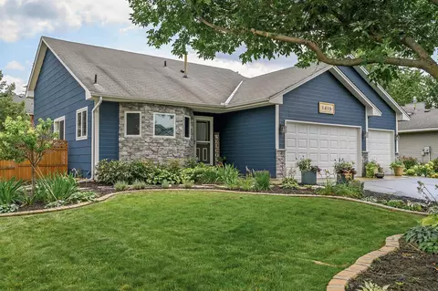 1415 Primrose Ln, Shakopee, MN 55379