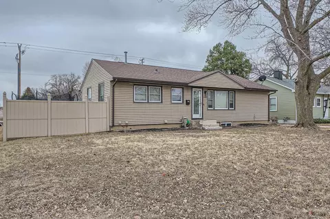 640 4th Ave NE, Osseo, MN 55369