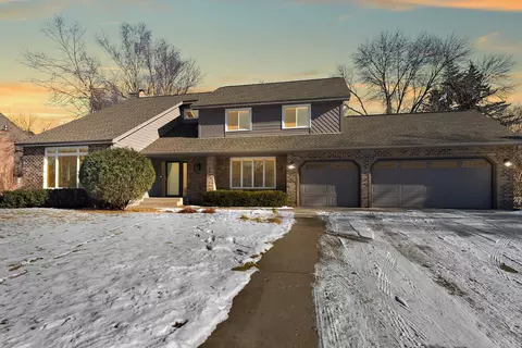 8899 Flesher Cir, Eden Prairie, MN 55347