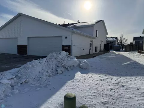 981 41st Ave W, West Fargo, ND 58078