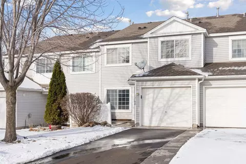 13198 Spencer Sweet Pea Ln, Eden Prairie, MN 55347