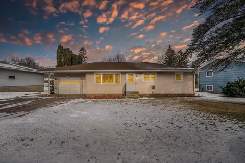 1120 15th St W, Hastings, MN 55033