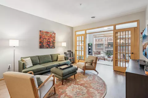 301 Oak Grove St #209, Minneapolis, MN 55403