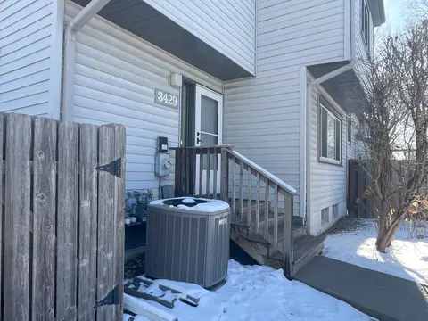 3429 Highlander Dr, Eagan, MN 55122