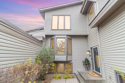 9746 Mill Creek Dr, Eden Prairie, MN 55347