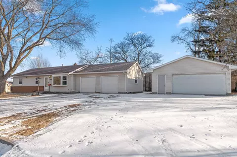 1884 Adolphus St, Maplewood, MN 55117