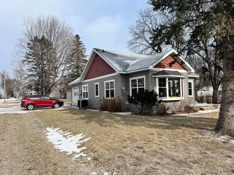 1088 Locust St, Dawson, MN 56232