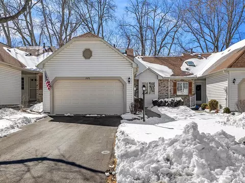 2670 Lake Court Dr #57, Mounds View, MN 55112