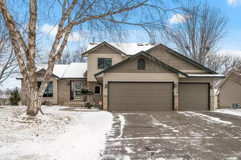 9026 Prestwick Pkwy N, Brooklyn Park, MN 55443