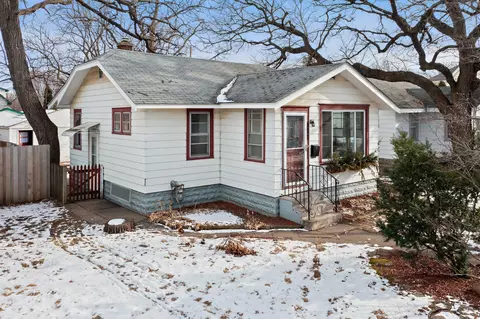906 Young St, Saint Paul, MN 55104