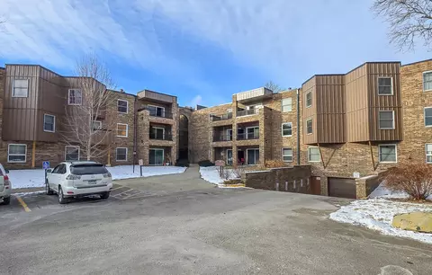 2230 Midland Grove Rd #305, Roseville, MN 55113