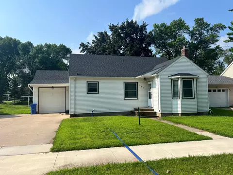 1253 Chestnut St, Dawson, MN 56232