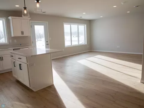 7906 Buckthorn Ave, Horace, ND 58047 photo 3