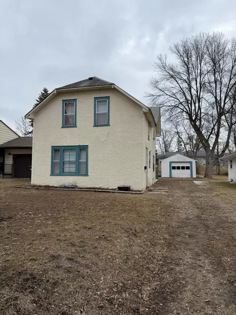 1222 N Lake St, Fergus Falls, MN 56537