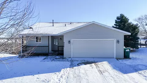 9440 Eider Ln, Monticello, MN 55362