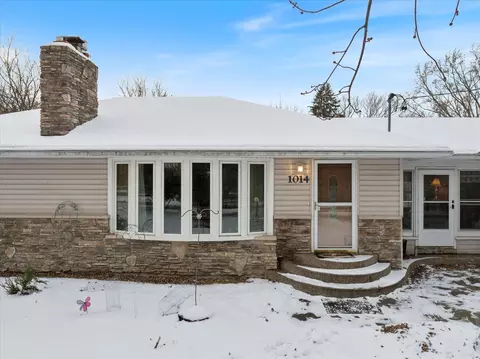 1014 Sunset Dr S, Minnetonka, MN 55305