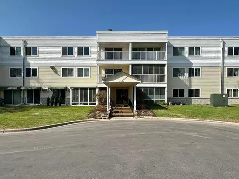 132 Demont Ave E #138, Little Canada, MN 55117